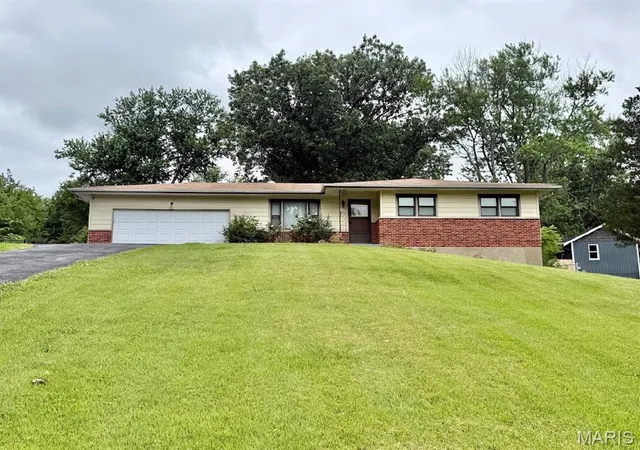 Homes for sale in Oakville, MO | 7127 Becker Rd, Oakville, MO 63129 | MLS# MIS26039214