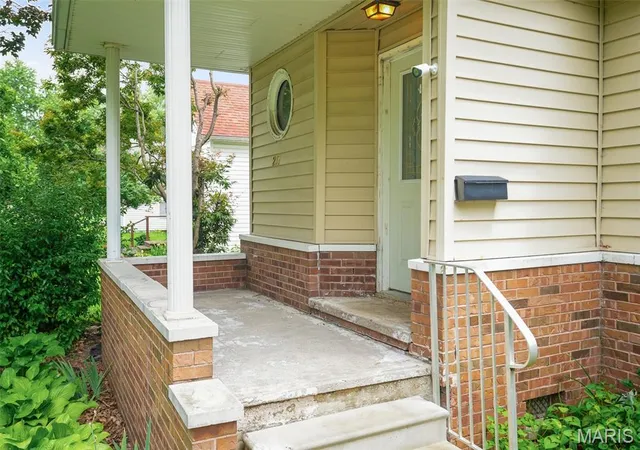Homes for sale in Benld, IL | 217 W Walnut St, Benld, IL 62009 | MLS# MIS26039231