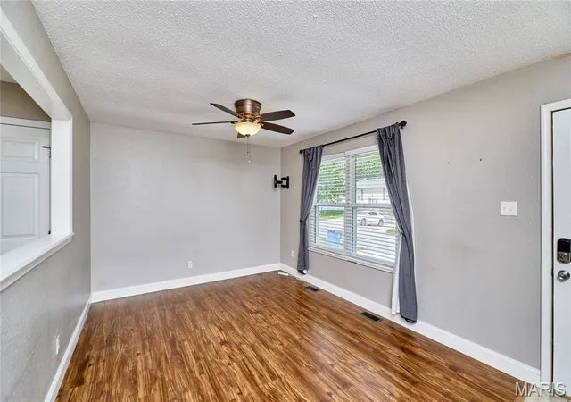 4th image of 2122 Casa Blanca Dr, Arnold, MO 63010 | MLS# MIS26039260
