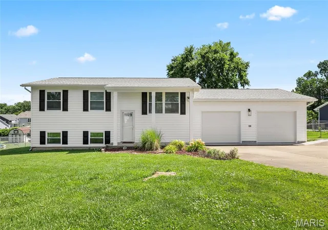 Homes for sale in Arnold, MO | 3043 Adayah Ln, Arnold, MO 63010 | MLS# MIS26039262