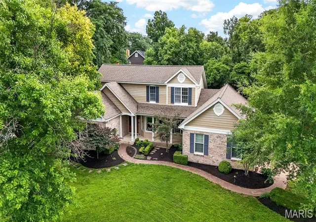 2nd image of 1350 Conway Oaks Dr, Chesterfield, MO 63017 | MLS# MIS26039272
