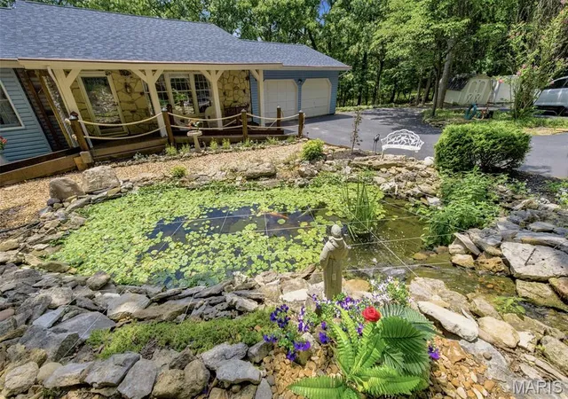 Photo 3 of Sale Pending at 21 Trails End, Eureka, MO 63025 | MLS# MIS26039296 | Listing updated on 2026-09-02