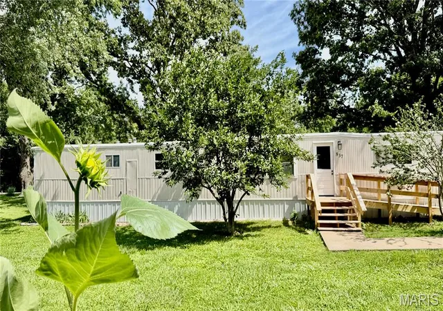 Homes for sale in Lebanon, MO | 837 Dwight St, Lebanon, MO 65536 | MLS# MIS26039300