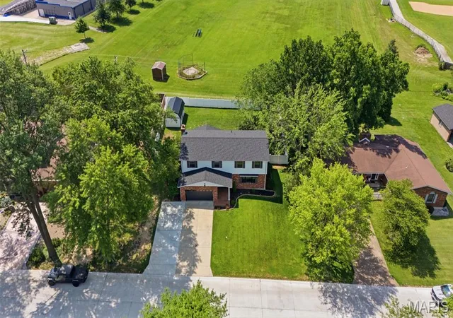 Homes for sale in Sainte Genevieve, MO | 58 Oakwood Dr, Sainte Genevieve, MO 63670 | MLS# MIS26039303