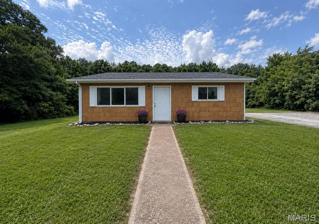 Homes for sale in House Springs, MO | 7094 Burgan Grove Rd, House Springs, MO 63051 | MLS# MIS26039307