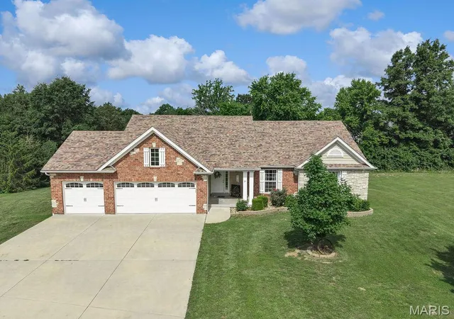 Homes for sale in Troy, MO | 31 Pine Lake Dr, Troy, MO 63379 | MLS# MIS26039328