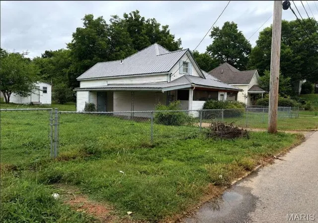 Homes for sale in Poplar Bluff, MO | 1005 Spring St, Poplar Bluff, MO 63901 | MLS# MIS26039338