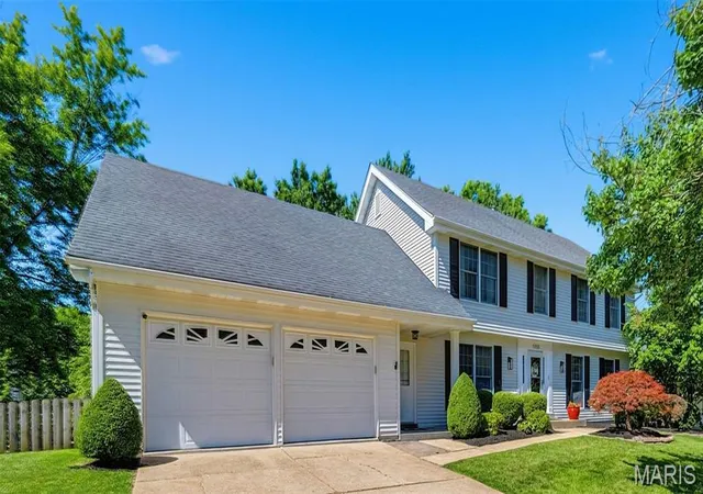 3rd image of 2055 Meadowbrook Way Dr, Chesterfield, MO 63017 | MLS# MIS26039352