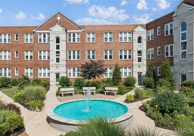 Homes for sale in Clayton, MO | 7743 Kingsbury Blvd, Clayton, MO 63105