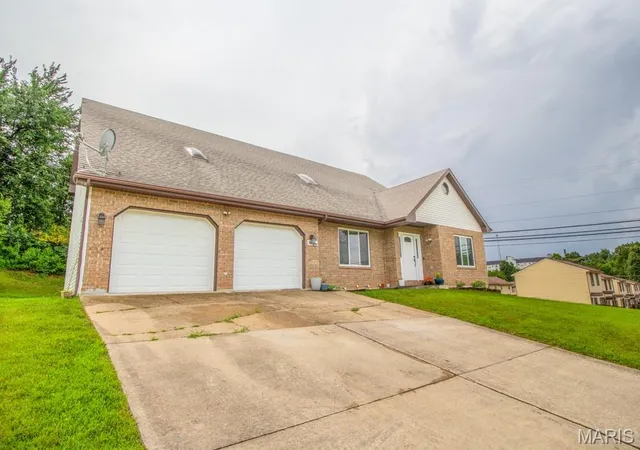2nd image of 210 Vicki Lynn Lane, Saint Robert, MO 65584 | MLS# MIS26039359