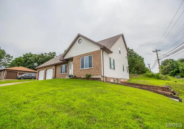 3rd image of 210 Vicki Lynn Lane, Saint Robert, MO 65584 | MLS# MIS26039359