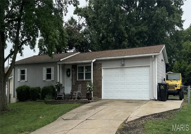 Homes for sale in Old Monroe, MO | 15 Junction Dr, Old Monroe, MO 63369 | MLS# MIS26039369