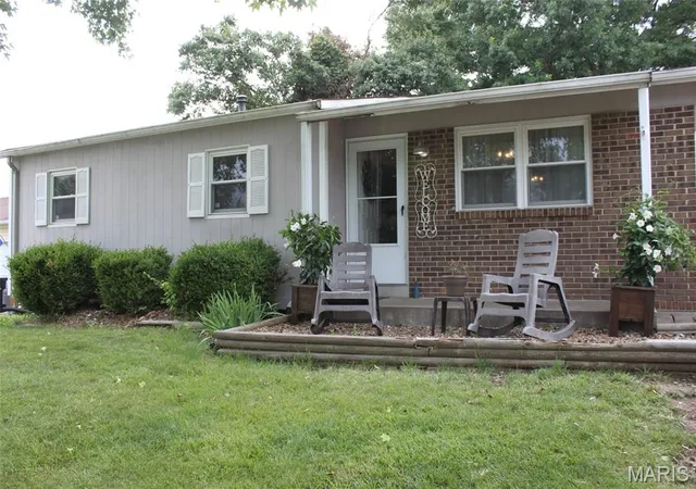 Homes for sale in Old Monroe, MO | 15 Junction Dr, Old Monroe, MO 63369 | MLS# MIS26039369