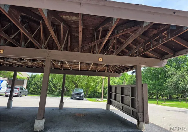2nd image of 1380 Heritage Lndg, Saint Charles, MO 63303