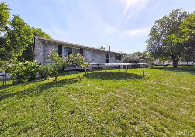 Homes for sale in Fenton, MO | 1382 Premio Dr, Fenton, MO 63026 | MLS# MIS26039392