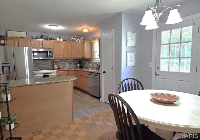 Photo 3 of Single family home for sale at 1382 Premio Dr, Fenton, MO 63026 | MLS# MIS26039392 | Listing updated on 2026-10-28