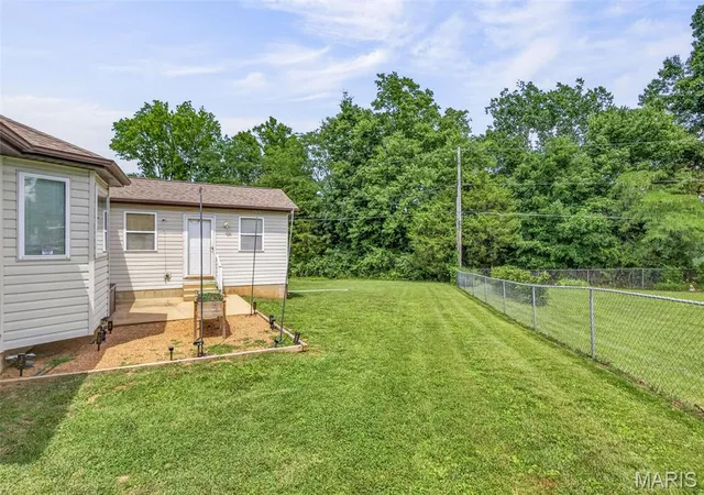 26th image of 304 Rosebud St, Desloge, MO 63601 | MLS# MIS26039402