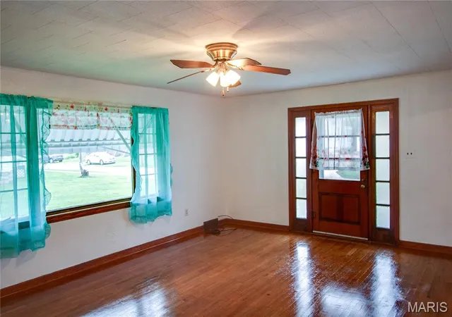 Homes for sale in Jerseyville, IL | 208 E Exchange St, Jerseyville, IL 62052 | MLS# MIS26039406