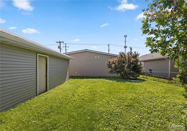 Homes for sale in Granite City, IL | 4219 Old Alton Rd, Granite City, IL 62040 | MLS# MIS26039412