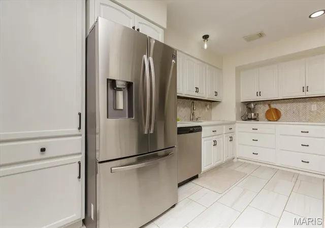 Photo 4 of Townhouse for sale at 640 Painted Vista Dr, Ballwin, MO 63021 | MLS# MIS26039437 | Listing updated on 2026-09-25