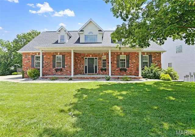 Homes for sale in Glen Carbon, IL | 222 Sturbridge Blvd, Glen Carbon, IL 62034 | MLS# MIS26039438