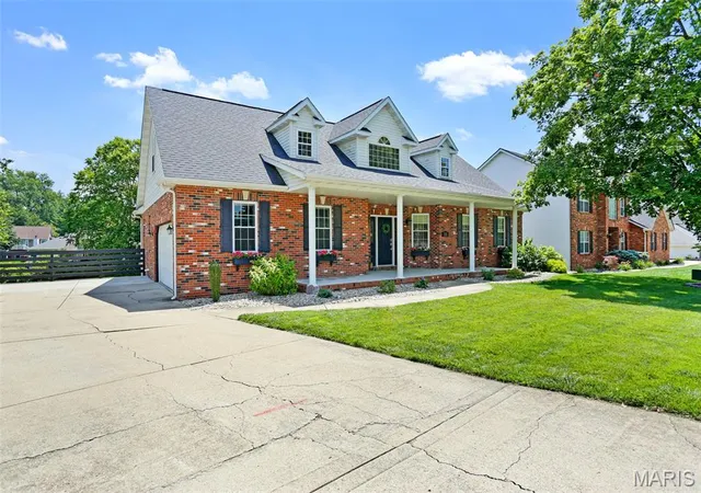 Homes for sale in Glen Carbon, IL | 222 Sturbridge Blvd, Glen Carbon, IL 62034 | MLS# MIS26039438