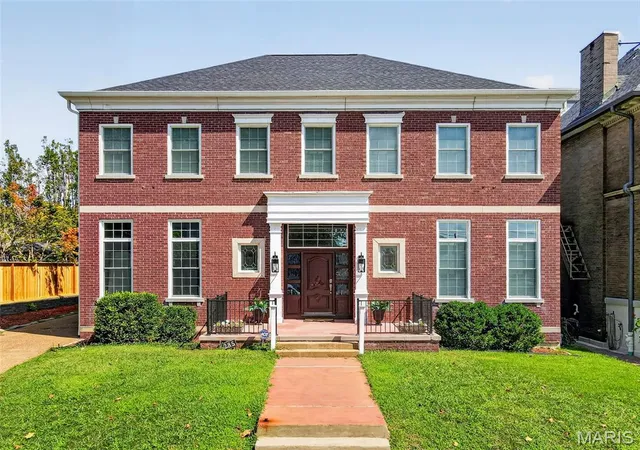 Photo 2 of Sale Pending at 5285 Washington Pl, St Louis, MO 63108 | MLS# MIS26039454 | Listing updated on 2026-09-15