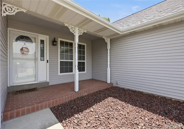 4th image of 831 Glencorse Dr, Saint Peters, MO 63304 | MLS# MIS26039458