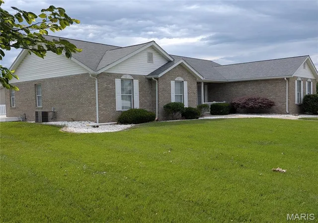 Homes for sale in Waterloo, IL | 521 Grand Ave, Waterloo, IL 62298 | MLS# MIS26039466