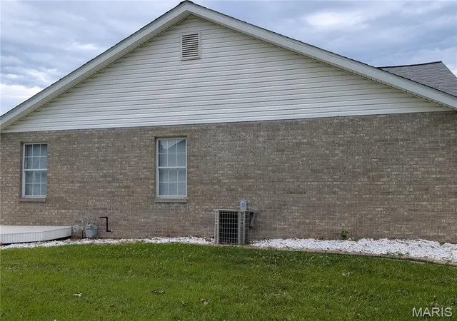 Homes for sale in Waterloo, IL | 521 Grand Ave, Waterloo, IL 62298 | MLS# MIS26039466