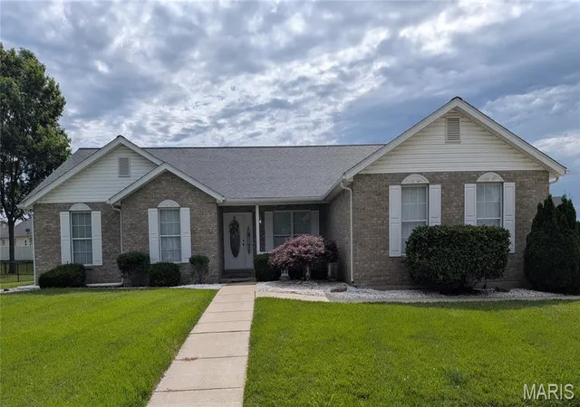 Homes for sale in Waterloo, IL | 521 Grand Ave, Waterloo, IL 62298 | MLS# MIS26039466