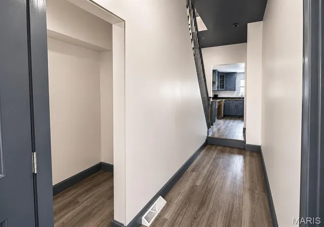 Photo 3 of Single family home for sale at 2107 Stansbury St, St Louis, MO 63118 | MLS# MIS26039474 | Listing updated on 2026-09-26
