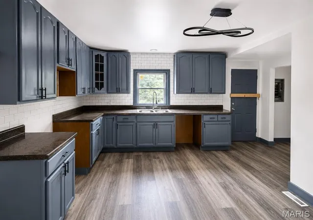 Photo 4 of Single family home for sale at 2107 Stansbury St, St Louis, MO 63118 | MLS# MIS26039474 | Listing updated on 2026-09-26