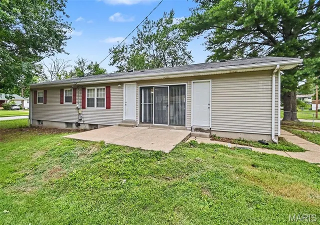 Homes for sale in Hazelwood, MO | 6706 Vineland Dr, Hazelwood, MO 63042 | MLS# MIS26039478