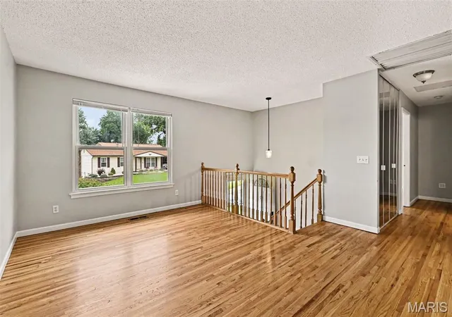 Homes for sale in Hazelwood, MO | 1555 Ville Gloria Ln, Hazelwood, MO 63042 | MLS# MIS26039480
