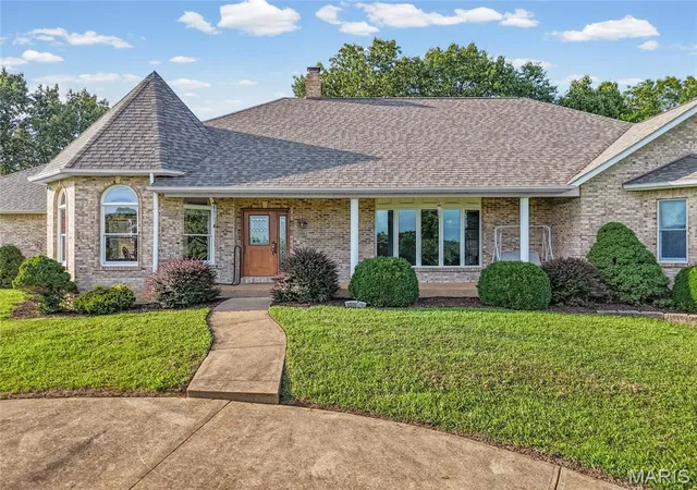Homes for sale in Pevely, MO | 1301 Hillside Estates Dr, Pevely, MO 63070 | MLS# MIS26039481