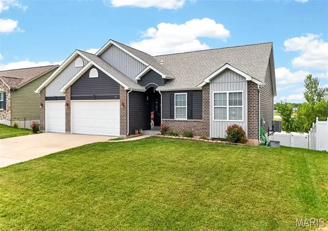 Homes for sale in Truesdale, MO | 529 Austin Dr, Truesdale, MO 63380 | MLS# MIS26039493