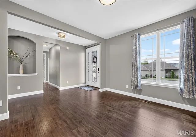 Photo 2 of Single family home for sale at 401 Hamlet Ct, Lake Saint Louis, MO 63367 | MLS# MIS26039502 | Listing updated on 2026-09-14