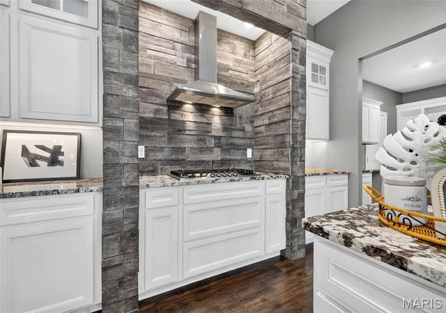 Photo 3 of Single family home for sale at 401 Hamlet Ct, Lake Saint Louis, MO 63367 | MLS# MIS26039502 | Listing updated on 2026-09-14