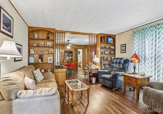 2nd image of 602 N Harrison St, Litchfield, IL 62056 | MLS# MIS26039513