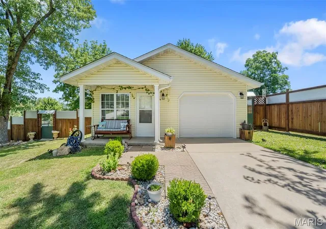 Homes for sale in Perryville, MO | 1701 E Harvest Cir, Perryville, MO 63775 | MLS# MIS26039532