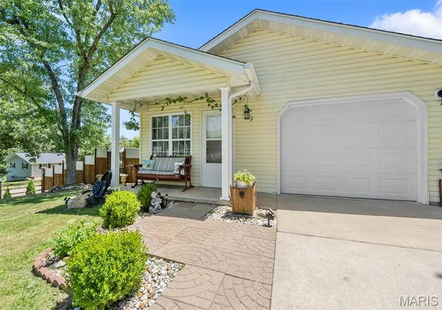 Homes for sale in Perryville, MO | 1701 E Harvest Cir, Perryville, MO 63775 | MLS# MIS26039532