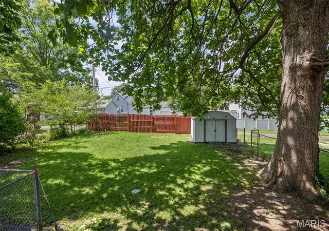 34th image of 323 N 37th St, Belleville, IL 62226 | MLS# MIS26039547