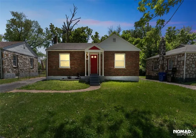 1st image of 8246 Montreal Dr, Saint Louis, MO 63132 | MLS# MIS26039550