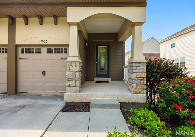 2nd image of 17066 Cambury Ln, Wildwood, MO 63040 | MLS# MIS26039553