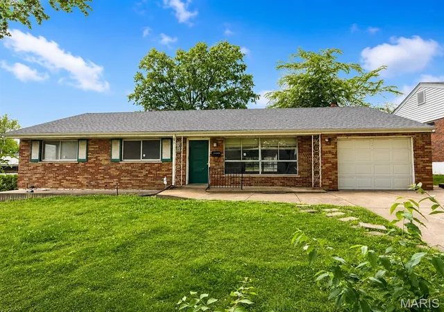 1st image of 1003 Chartres Ave, Saint Louis, MO 63132 | MLS# MIS26039571