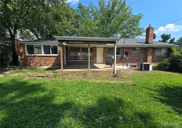 Photo 3 of Single family home for sale at 1003 Chartres Ave, Saint Louis, MO 63132 | MLS# MIS26039571 | Listing updated on 2026-10-07