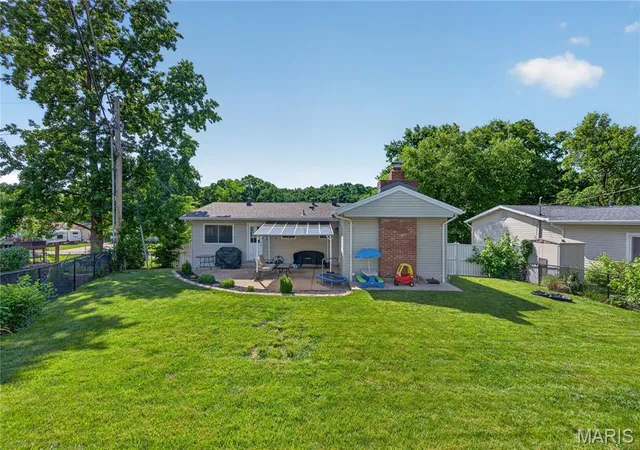 Homes for sale in Fenton, MO | 71 Smoke Tree Dr, Fenton, MO 63026 | MLS# MIS26039578