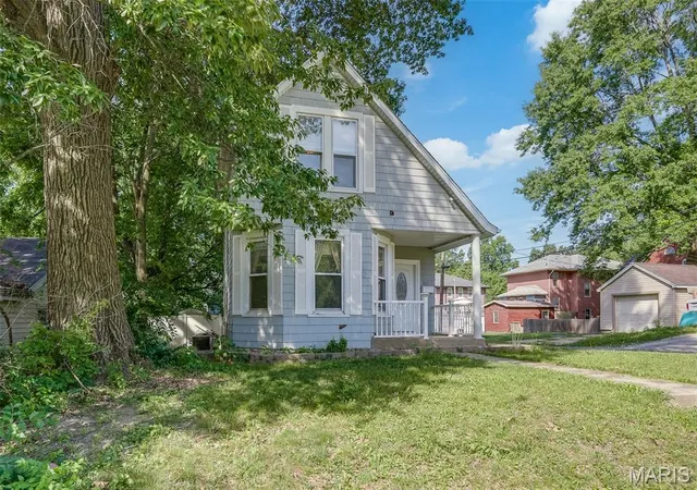 3rd image of 315 N Virginia Ave, Belleville, IL 62220 | MLS# MIS26039586