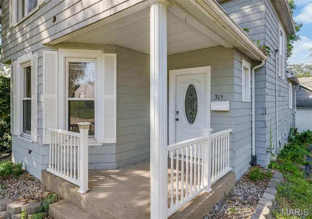 4th image of 315 N Virginia Ave, Belleville, IL 62220 | MLS# MIS26039586